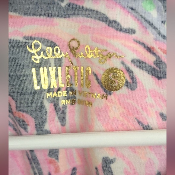 NWOT Lilly Pulitzer Luxletic Lizbeth Long Sleeve Tee in Flock to the Top - Picture 3 of 4